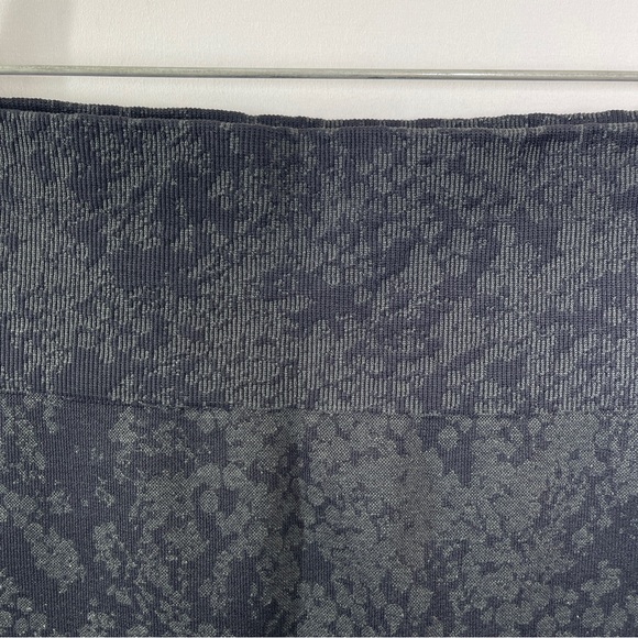 Gymshark Gray Black Leggings Size S High Waisted Athletic Workout Casual - Picture 6 of 7